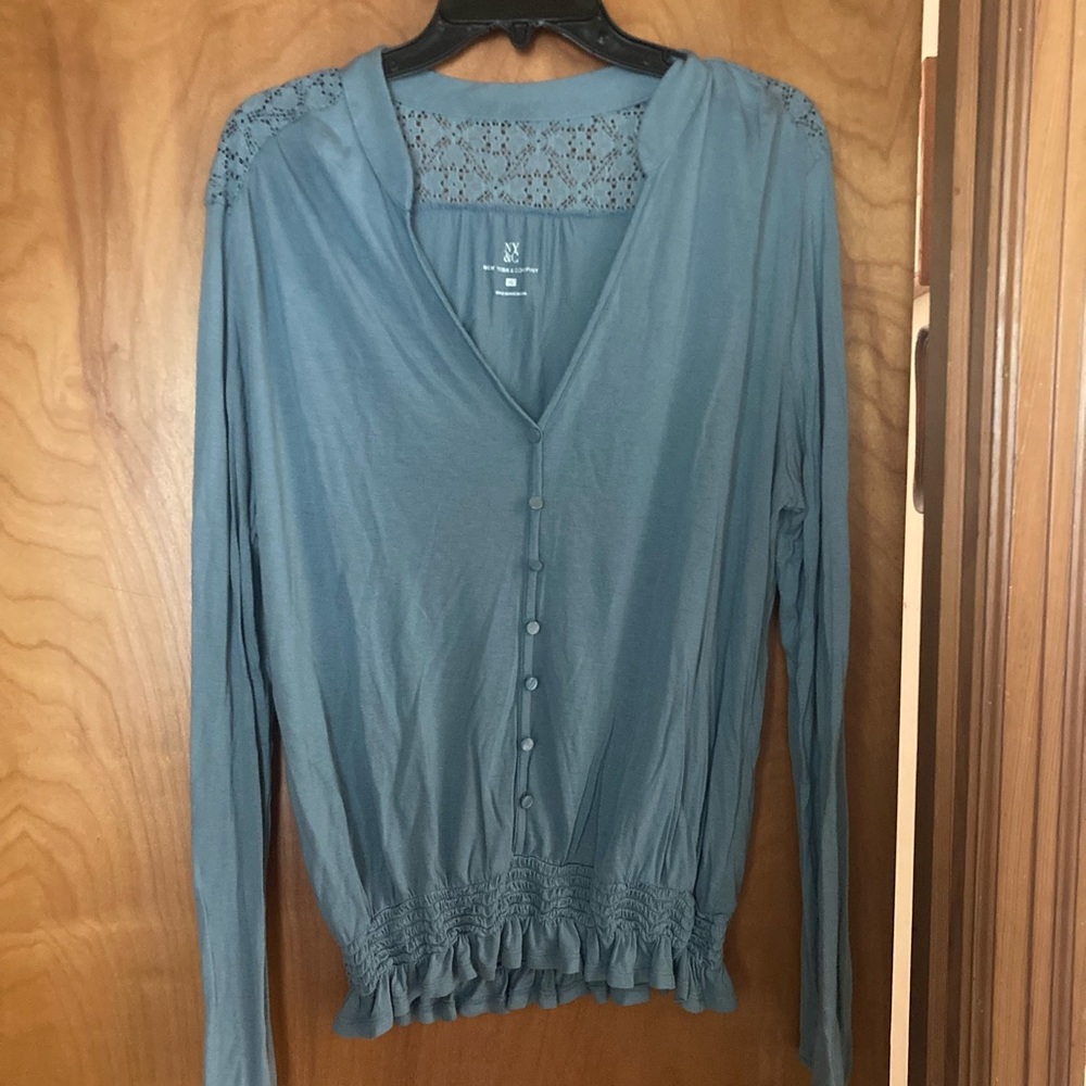 Ladies long sleeve top